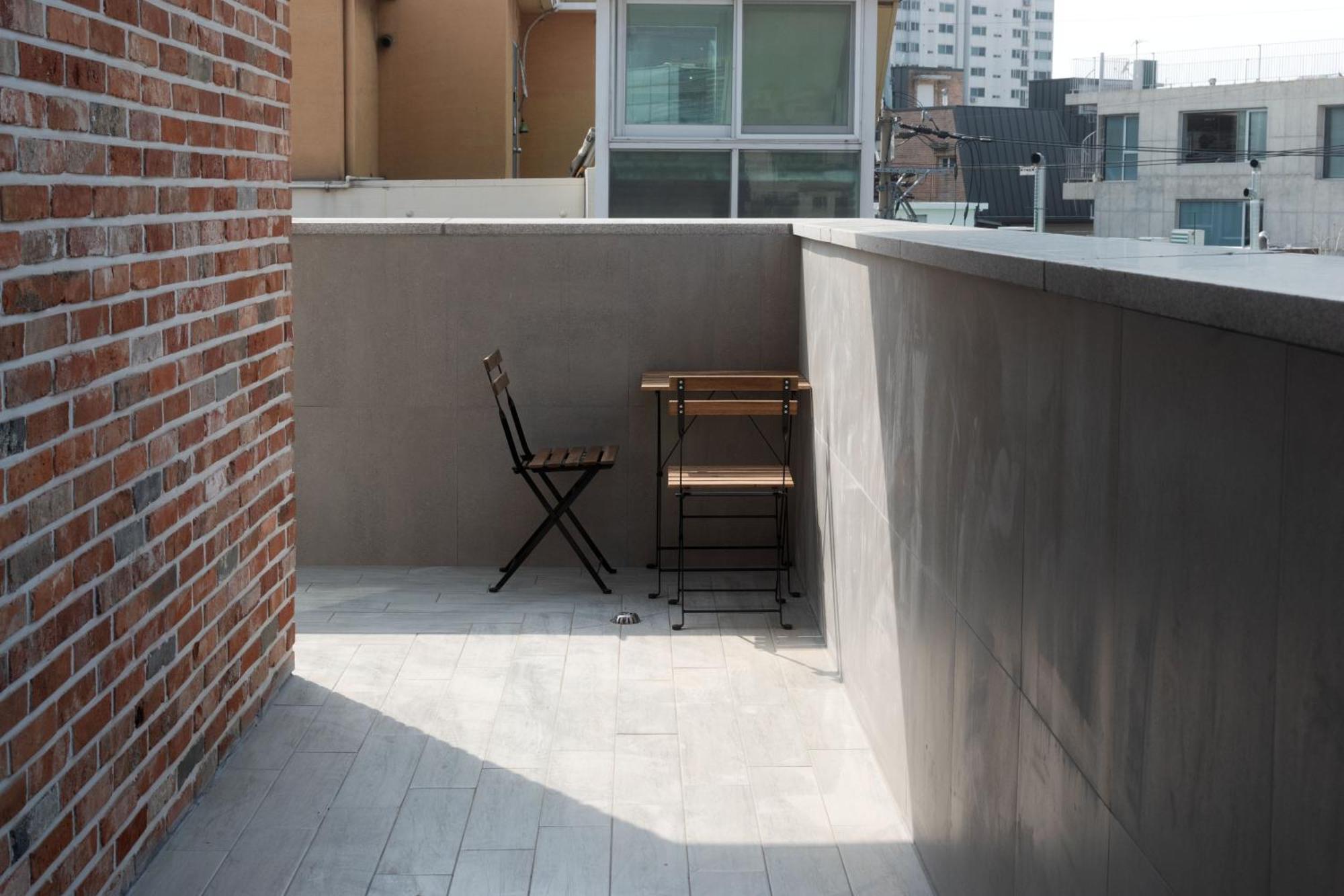 Terrace Craftsman's House 401